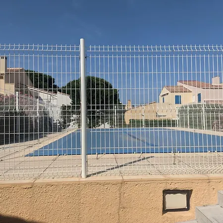 Bel Dans Avec Piscines Ле Баркарес